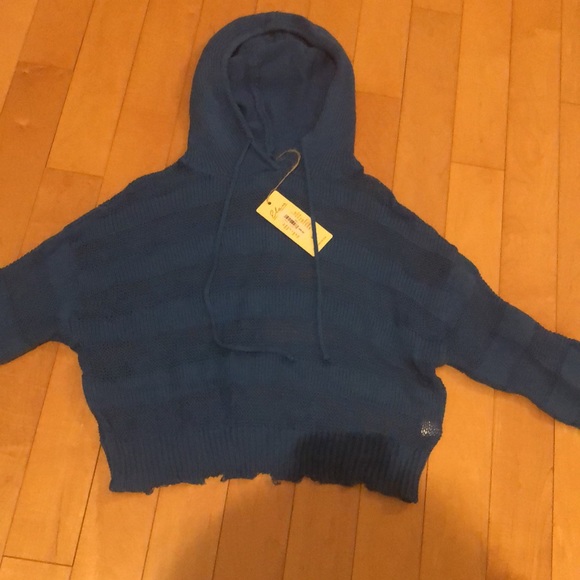 Elan blue knit hoodie in size small - Picture 3 of 6
